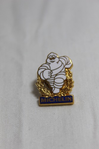 Michelin pin bibendum - michelin,