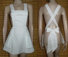 WEISSE LATZSCHÜRZE -