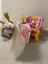 Baby born kutsche mit - baby, pferd