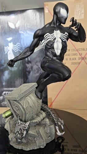 Spider man back black - in,
