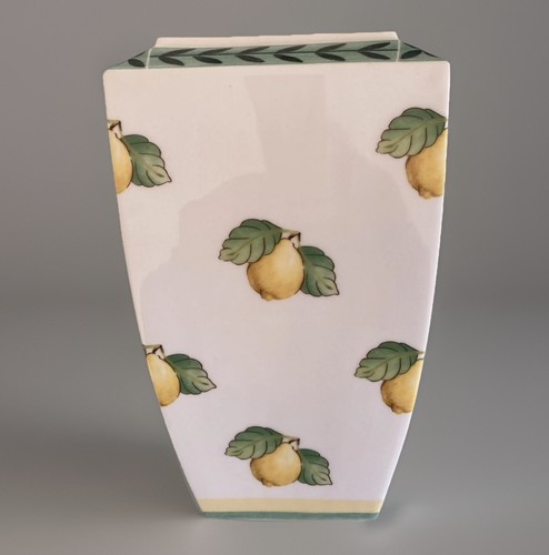 Villeroy boch vase - &,