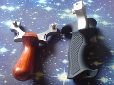 2 X Profi Zwille Steinschleuder Jagdslingshot 1 x OTT und 1 x TTF
