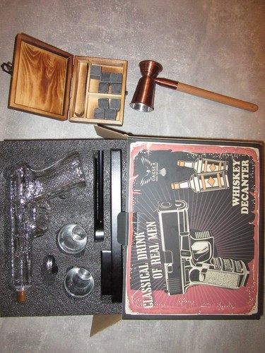 Whiskey decanter pistole shots - whiskey,
