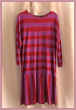 Hübsches Streifenkleid aus