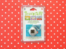 Original Tamagotchi 1996 1997 Bandai Silber - NEU im Blister - NEU OVP