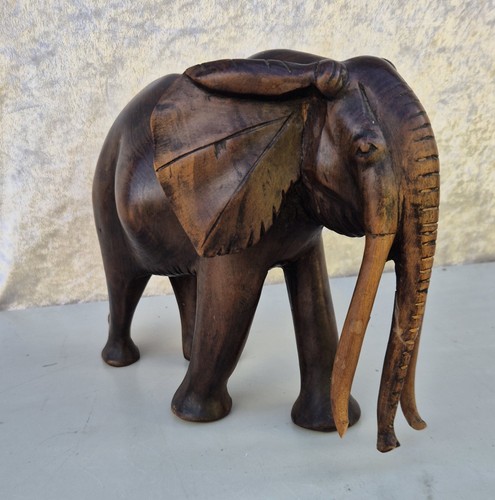 Großer afrikanischer elefant - afrikanischer,