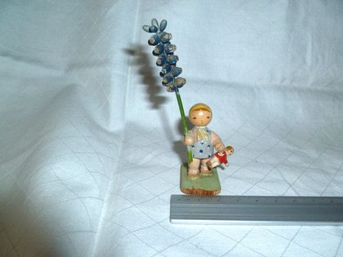 Kleine alte figur mädchen mit - figur,