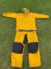 Musto HPX Gore-Tex Pro Ocean Smock mit HPX Gore-TexPro Ocean Hose in Größe XXL