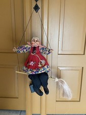 Halloween Deko Hexe auf Besen mit Batterie-Licht Hexe 40 cm hoch, Besen 40 cm br