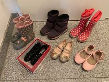 Gummi - Stiefel bis Lackschuhe