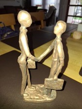 Skulptur "2 Männer die sich