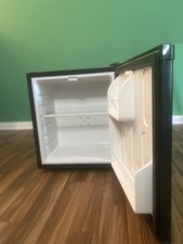 Klarstein Mini Kühlschrank | 30L Mini Kühlschrank schwarz | LED Licht |  5-15°C