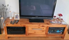 Henders & Hazel  TV Board