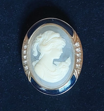 Wunderschöne Antike Gemme Kamee Brosche Frau Email vergoldet Stabbrosche Steine