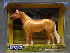 Breyer NEW * Palomino Horse *