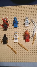 Lego Konvolut    Ninjago Figuren mit Waffen sehr schöne Sammlung