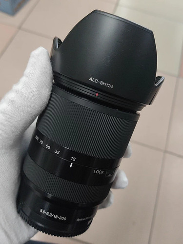 Sony 200mm 5 6 3 - e, f/3.5-6.3