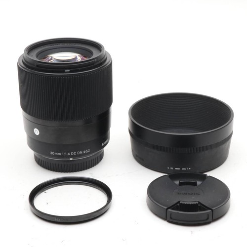 Sigma 30mm dc dn - 30mm, f1.4