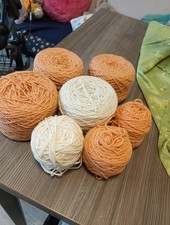 Strickgarn apricot und weiß
