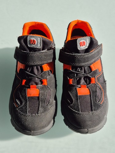 Outdoorschuhe von elefanten - von, in