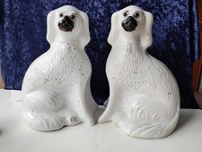 1 Paar Englische Puffhunde