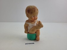 Figur Kind auf Nachttopf Brev