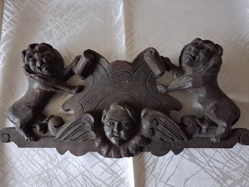 Holzornament engel und löwe - engel,
