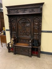 Antike Imposante Gaderobe mit