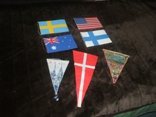 Sammelsurium Flaggen und Wimpel aus aller Welt um 1975