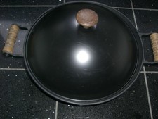 Elektrischer Asia Tisch Wok mit Deckel oder auf dem Ofen chinesisch kochen