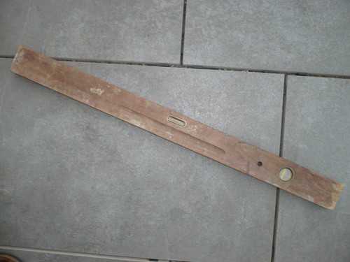 Alte wasserwaage aus holz - alte,