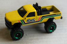 Matchbox Chevy Chevrolet K-1500 Pickup Truck gelb MBX Mattel 4x4 Auto Car yellow