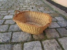 alter ovaler Wäschekorb