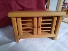 Ostheimer-Stil, Figur gebraucht,  (Hasenstall, BxHxT = 23x16x12cm)