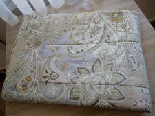 Hochwertige Tagesdecke von