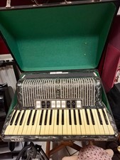 Klassisches Hohner Verdi III M Piano-Akkordeon (ca. 50er/60er Jahre) 41/120, 7+3