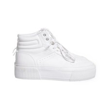 Graceland, Schnürstiefel