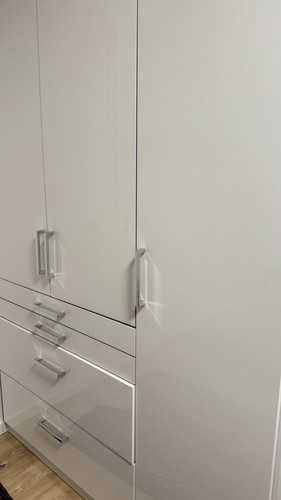 Schrank weiß hochglanz sehr - hochglanz,