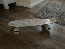 NKX Deluxe Skateboard 22