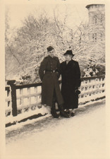 Foto Sonderuniform Junger Soldat mit Mutter 2 WK Schutztruppe
