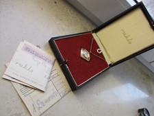 Ruhla Damen Umhängeuhr 1968 +