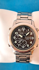 Uhr Herren Seiko SQ100 Vintage Chronograph und Alarm Funktionen 7T32 7E10
