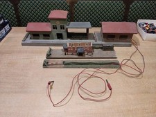 sehr alter Bahnhof DDR Spur