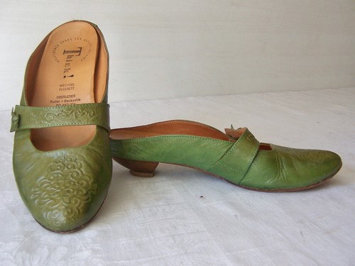 Think gr 37 slipper - "think,