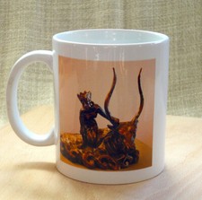 Weiße Keramik Tasse im Design