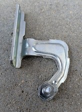 Beko Scharnier oben Passend für Beko Gefrierschrank FS127930