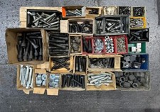 Posten (ca. 110 kg) Schrauben Maschinenschrauben Nutensteine