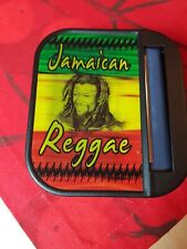 Zigarettenroller Jamaican Raggae 70 MM Zigaretten Rollbox Wickler in Metallbox 