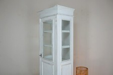 schöne Vitrine in Shabby-Chic-Weiß im Landhausstil in Weichholz massiv