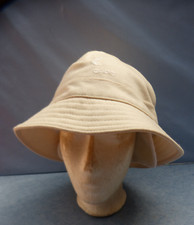 25422. Sonnenhut  cremefarben  mit Nackenschutz  Capo  Wolle